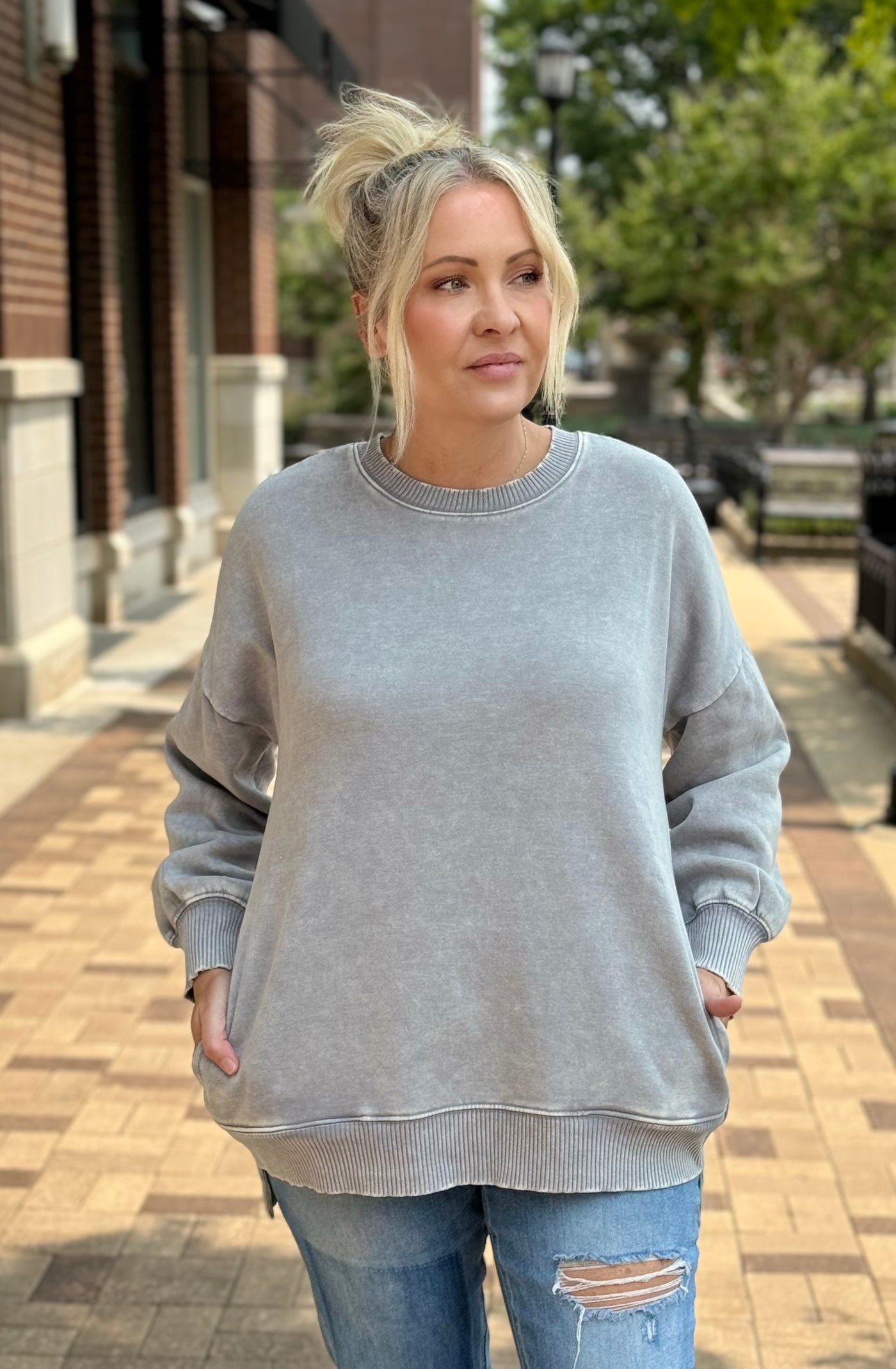 Feyre Acid Wash Fleece Hi-Low Hem Pullover